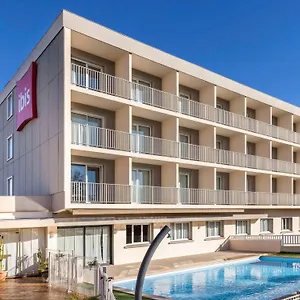 https://ibis-tarbes-odos.midi-pyreneeshotels.com